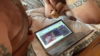 Играть Дань уважения нашей сексуальной, возбужденной, грязной немецкой подруге Sandra