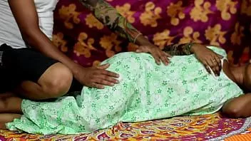 চালান সুন্দর লিডী সেক্স তার স্বামী একটি ঘরে