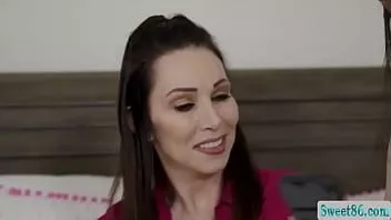 play Procace milf rayveness e teen evelyn claire facesitting pussy