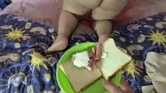 play Permainan Makanan Anal Memalukan Remaja Gemuk dalam Perbudakan