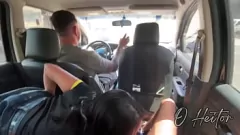 Redare MILF brunetă îi dă capul de drum unui hergheliu cu cocoș în Brazilia