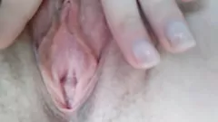 play Dewi amatir menyenangkan sendiri: meraba vagina close-up dan payudara alami yang besar