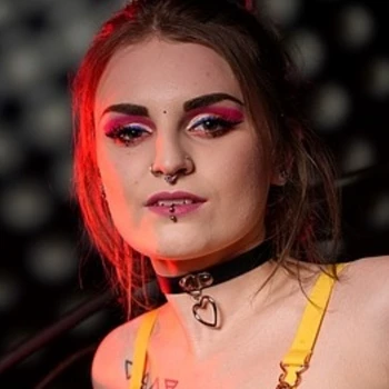 Pornostar TrixyKitty