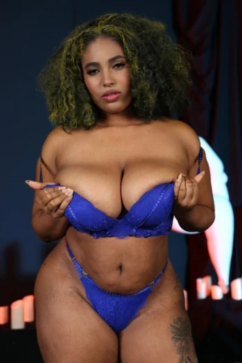 Pornstar Thayana Babyy